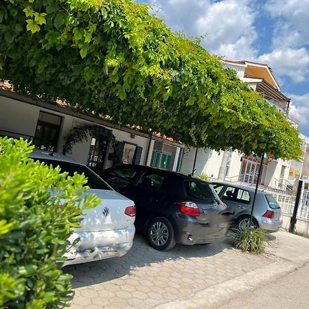 Holiday House Castelli Каштела Экстерьер фото