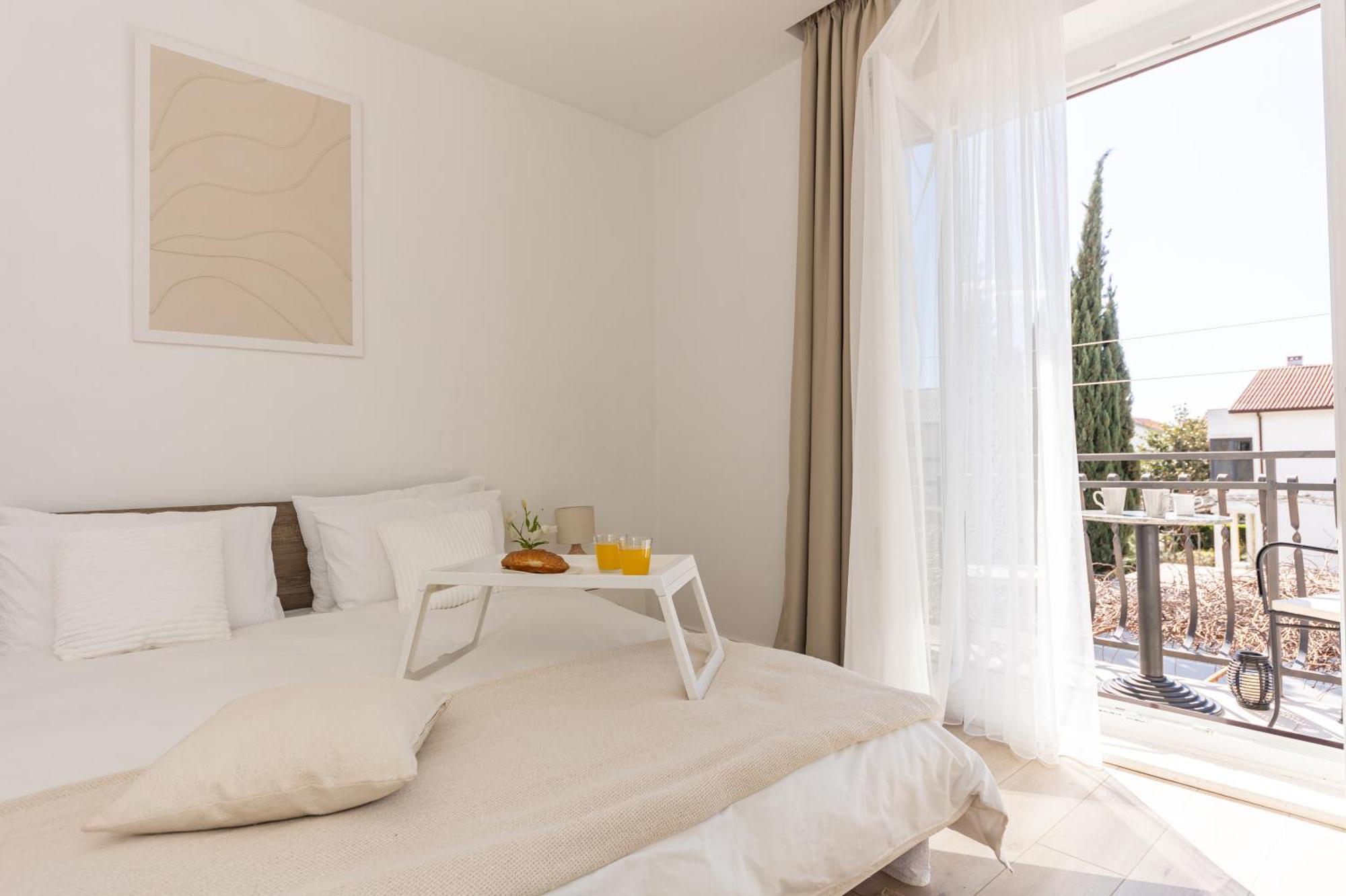 Holiday House Castelli Каштела Экстерьер фото