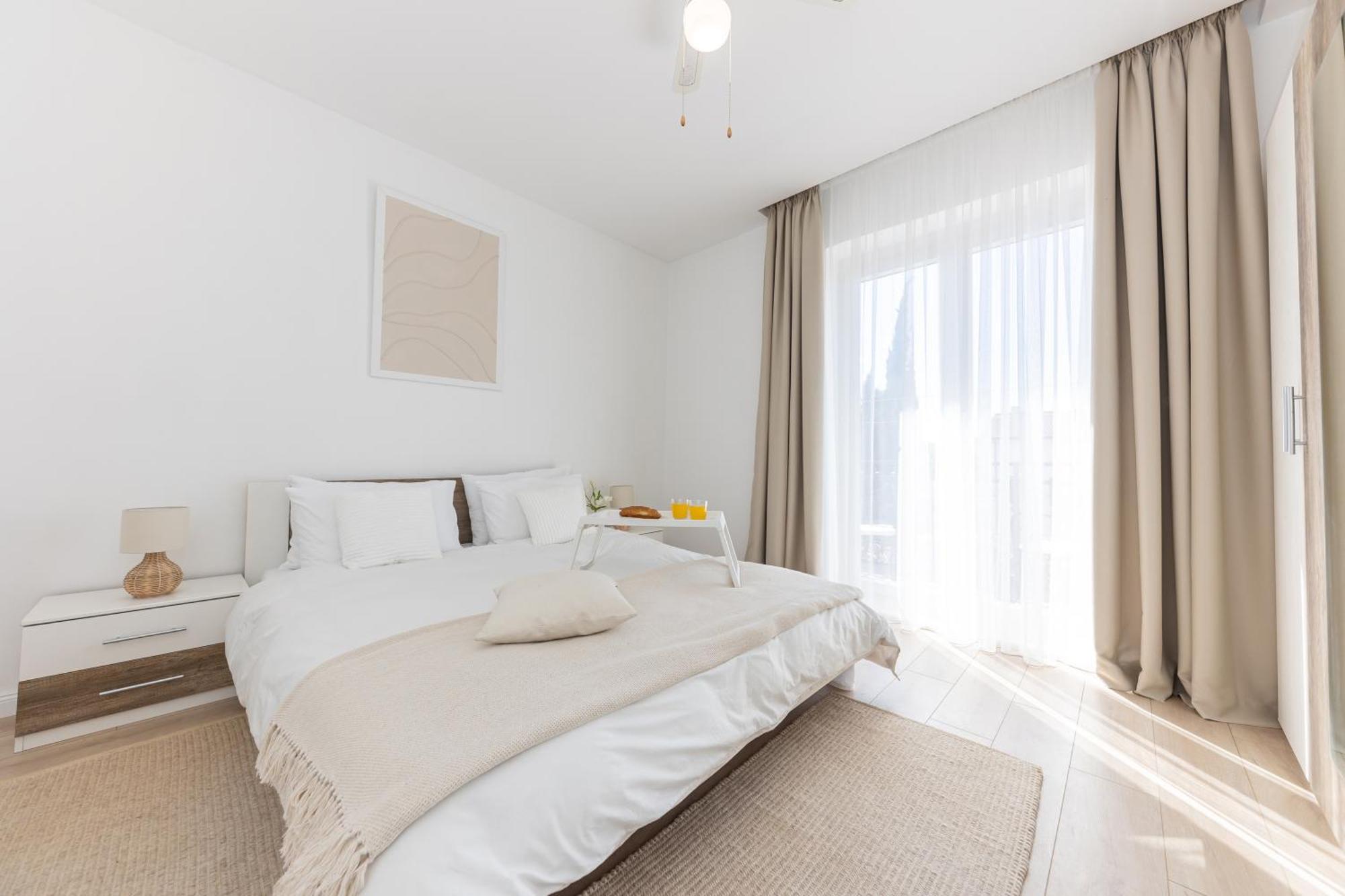 Holiday House Castelli Каштела Экстерьер фото
